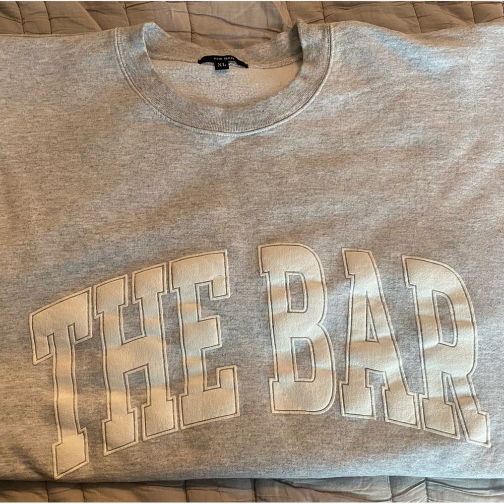 THE BAR Crewneck
